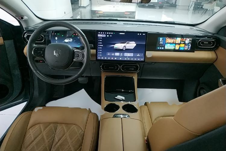 Used Leapmotor C01 2024 Pure Electric 525 Luxury Edition Center Console