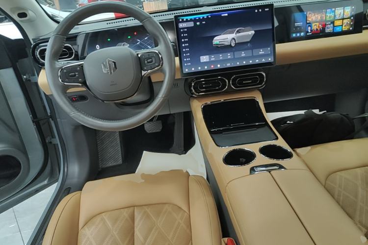 Used Leapmotor C01 2024 Pure Electric 525 Luxury Edition Center Console
