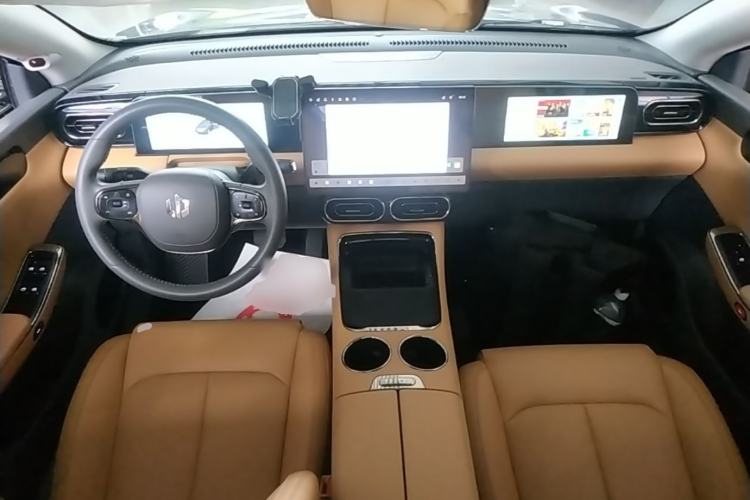 Used Leapmotor C01 2024 Pure Electric 525 Luxury Edition Center Console