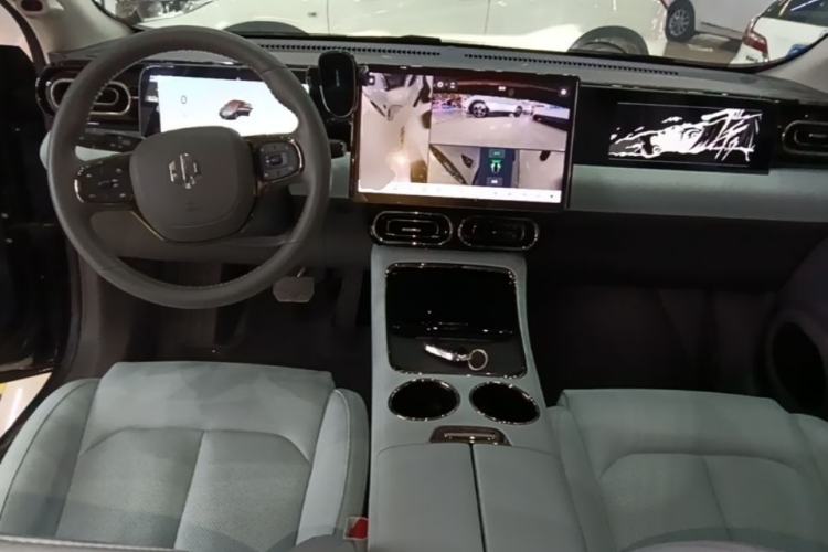 Used Leapmotor C01 2024 Pure Electric 525 Luxury Edition Center Console