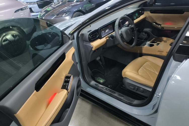 Used Leapmotor C01 2024 Range-Extended 316 Deluxe Edition Driver Seat