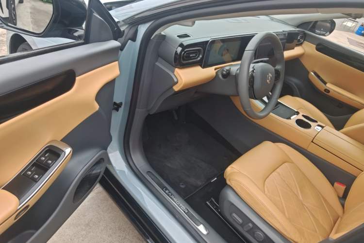 Used Leapmotor C01 2024 Pure Electric 525 Luxury Edition Driver Seat