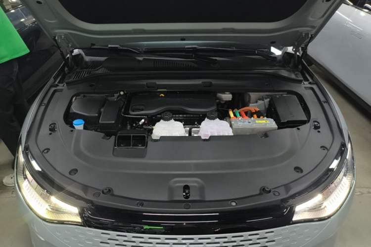Used Leapmotor C01 2024 Range-Extended 316 Deluxe Edition Engine Bay