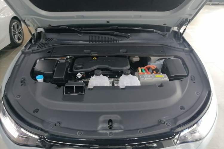 Used Leapmotor C01 2024 Range-Extended 316 Deluxe Edition Engine Bay