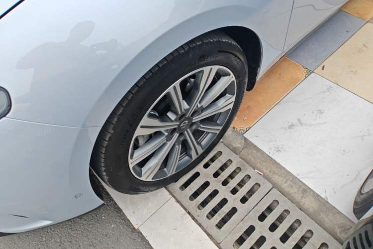 Used Leapmotor C01 2024 Range-Extended 216 Luxury Edition Exterior 4