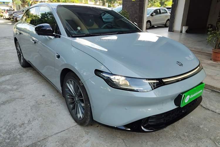 Used Leapmotor C01 2024 Pure Electric 525 Luxury Edition Front Right 45 Deg