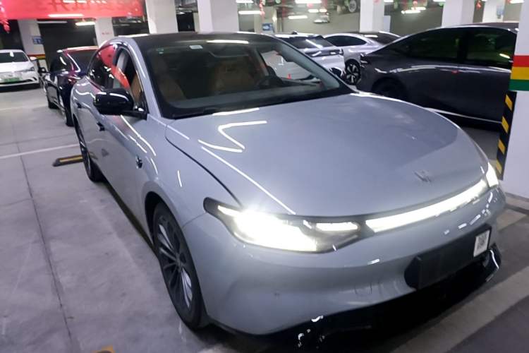 Used Leapmotor C01 2024 Pure Electric 525 Luxury Edition Front Right 45 Deg