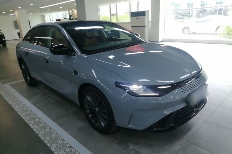 Used Leapmotor C01 2024 Range-Extended 316 Deluxe Edition Front Right 45 Deg
