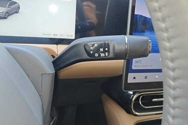 Used Leapmotor C01 2024 Pure Electric 525 Luxury Edition Gear Lever