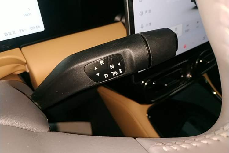 Used Leapmotor C01 2024 Pure Electric 525 Luxury Edition Gear Lever