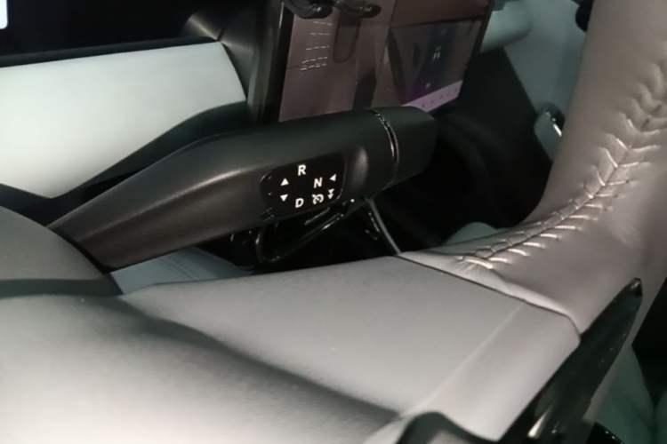 Used Leapmotor C01 2024 Pure Electric 525 Luxury Edition Gear Lever