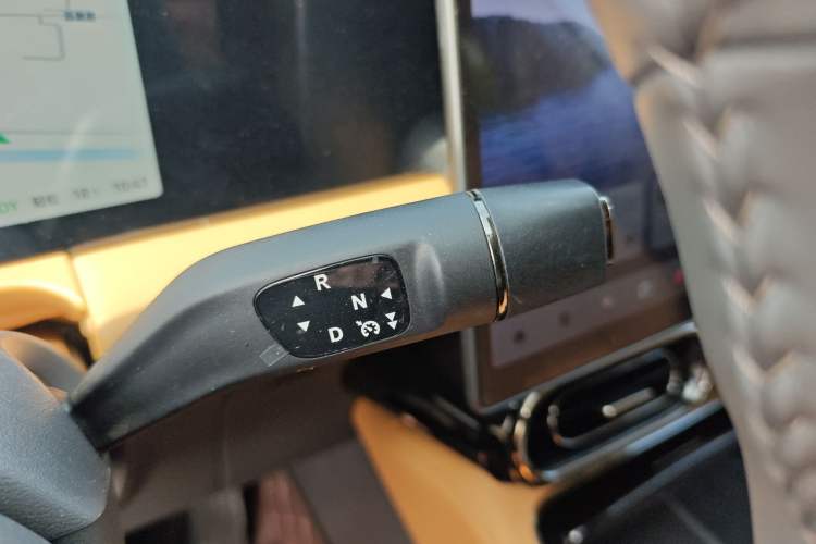 Used Leapmotor C01 2024 Pure Electric 525 Smart Drive Edition Gear Lever