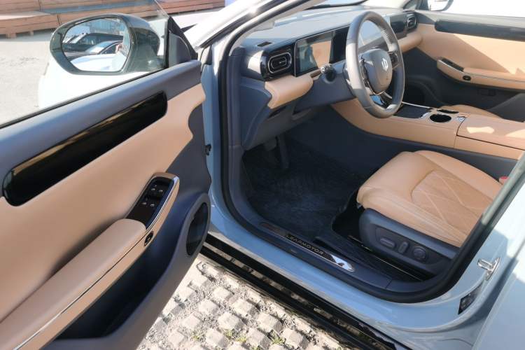 Used Leapmotor C01 2024 Range-Extended 316 Deluxe Edition Interior 3