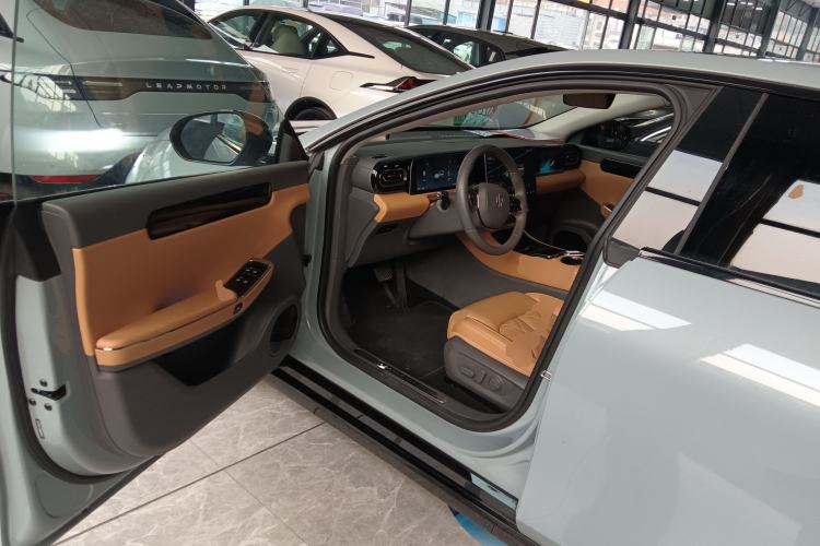 Used Leapmotor C01 2024 Pure Electric 525 Luxury Edition Interior 3