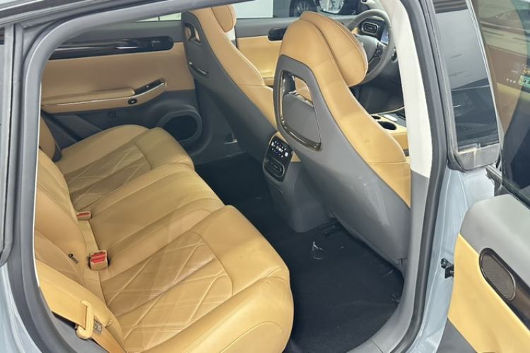 Used Leapmotor C01 2024 Range-Extended 316 Deluxe Edition Interior 4