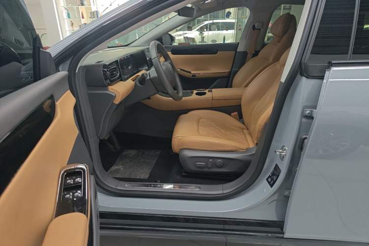 Used Leapmotor C01 2024 Range-Extended 316 Deluxe Edition Left Front Seat