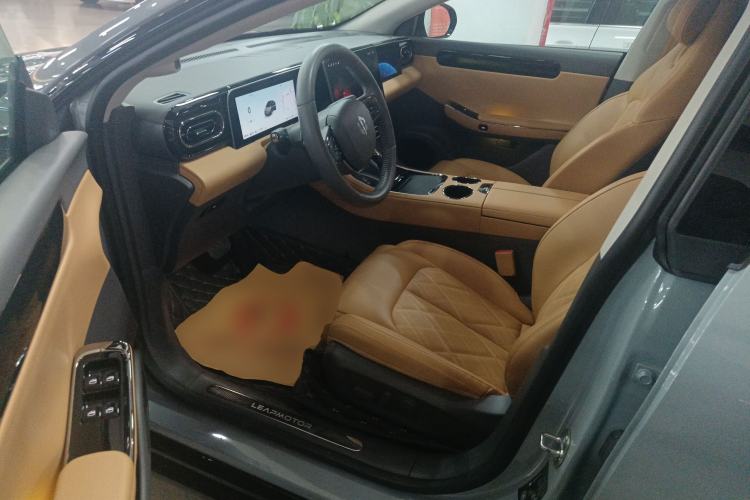 Used Leapmotor C01 2024 Range-Extended 316 Deluxe Edition Left Front Seat