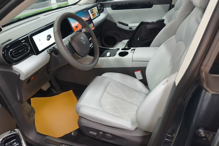 Used Leapmotor C01 2024 Range-Extended 316 Deluxe Edition Left Front Seat