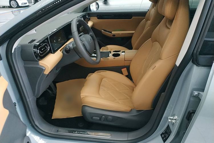 Used Leapmotor C01 2024 Pure Electric 525 Luxury Edition Left Front Seat
