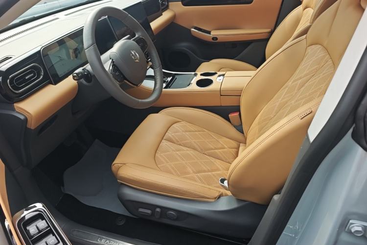 Used Leapmotor C01 2024 Range-Extended 316 Deluxe Edition Left Front Seat