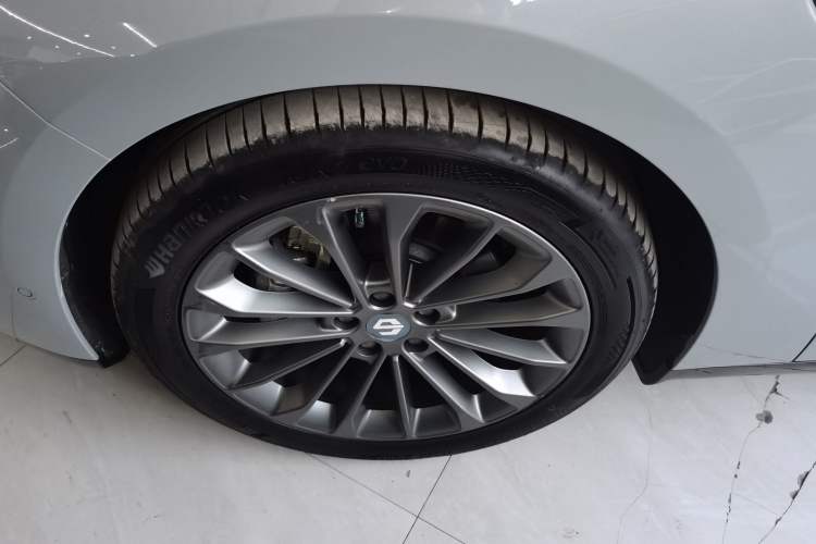 Used Leapmotor C01 2024 Range-Extended 316 Deluxe Edition Left Front Wheel Hub