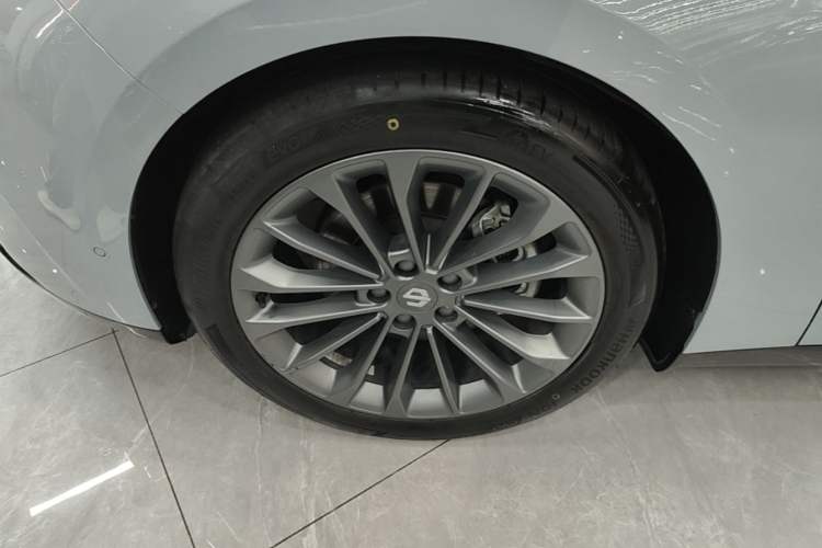 Used Leapmotor C01 2024 Pure Electric 525 Luxury Edition Left Front Wheel Hub