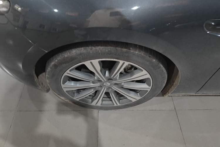 Used Leapmotor C01 2024 Pure Electric 525 Luxury Edition Left Front Wheel Hub