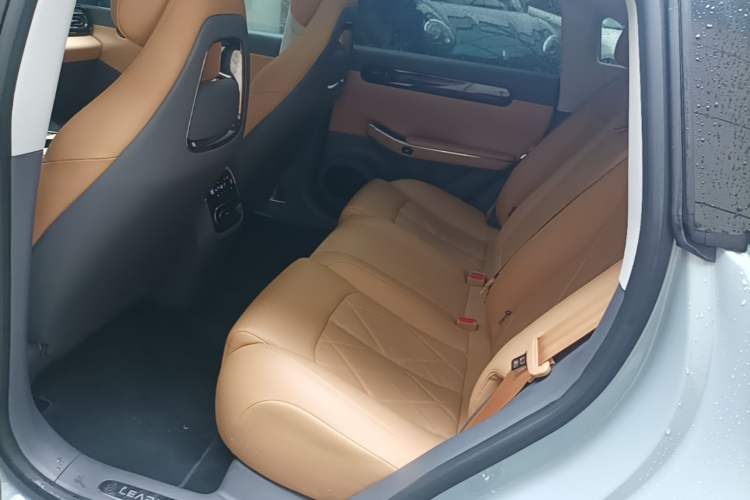 Used Leapmotor C01 2024 Pure Electric 525 Luxury Edition Left Rear Seat