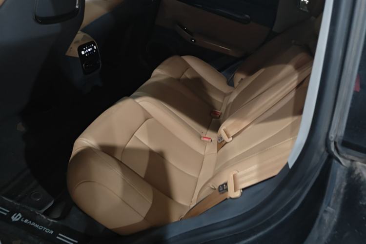 Used Leapmotor C01 2024 Pure Electric 525 Luxury Edition Left Rear Seat