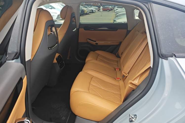 Used Leapmotor C01 2024 Range-Extended 316 Deluxe Edition Left Rear Seat