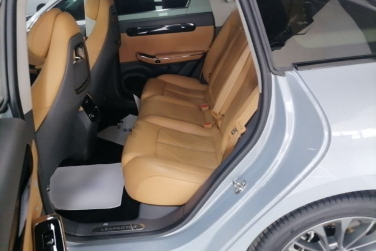 Used Leapmotor C01 2024 Range-Extended 316 Deluxe Edition Left Rear Seat