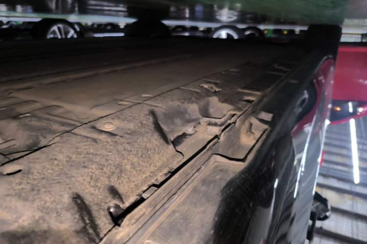 Used Leapmotor C01 2024 All-Electric 625 Deluxe Edition Left Side Sill