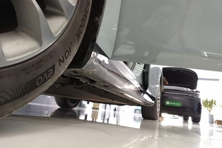 Used Leapmotor C01 2024 Pure Electric 525 Luxury Edition Left Side Sill