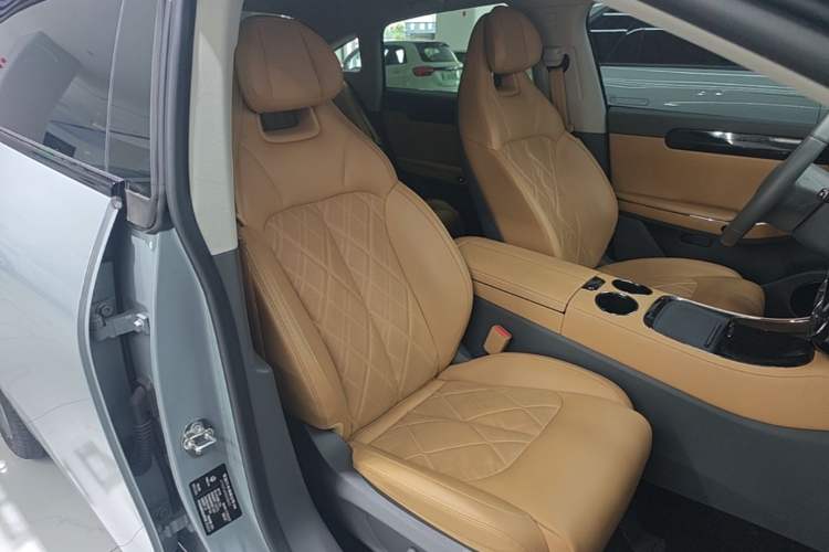 Used Leapmotor C01 2024 Range-Extended 316 Deluxe Edition Right Front Seat