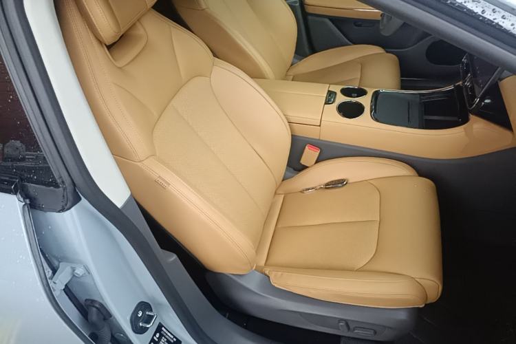 Used Leapmotor C01 2024 All-Electric 625 Deluxe Edition Right Front Seat