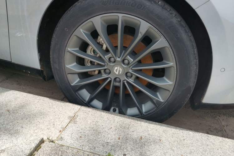 Used Leapmotor C01 2024 Pure Electric 525 Luxury Edition Right Front Wheel Hub