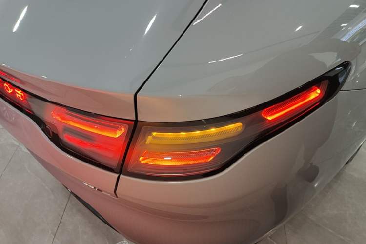 Used Leapmotor C01 2024 Pure Electric 525 Luxury Edition Right Rear Taillight