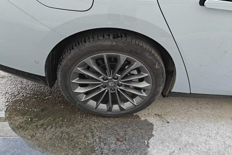 Used Leapmotor C01 2024 Pure Electric 525 Luxury Edition Right Rear Wheel Hub