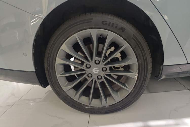 Used Leapmotor C01 2024 Range-Extended 316 Deluxe Edition Right Rear Wheel Hub