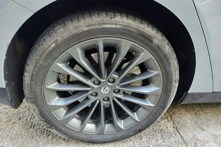 Used Leapmotor C01 2024 Pure Electric 525 Luxury Edition Right Rear Wheel Hub