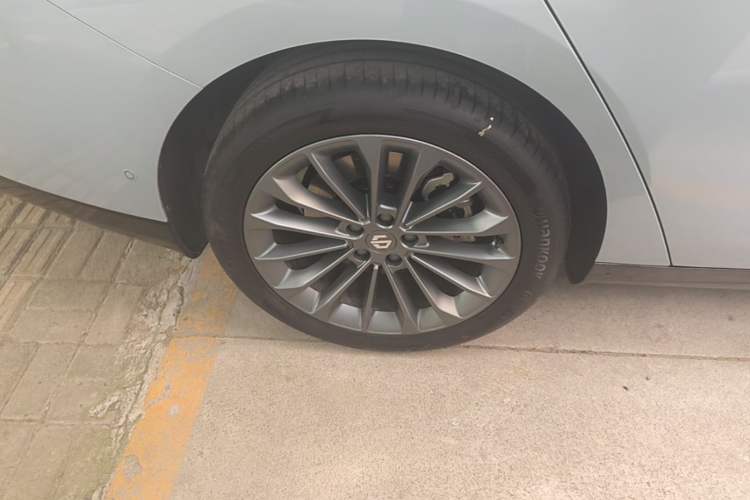 Used Leapmotor C01 2024 Range-Extended 216 Luxury Edition Right Rear Wheel Hub