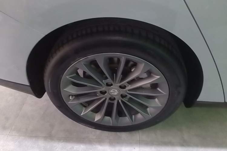 Used Leapmotor C01 2024 Pure Electric 525 Luxury Edition Right Rear Wheel Hub