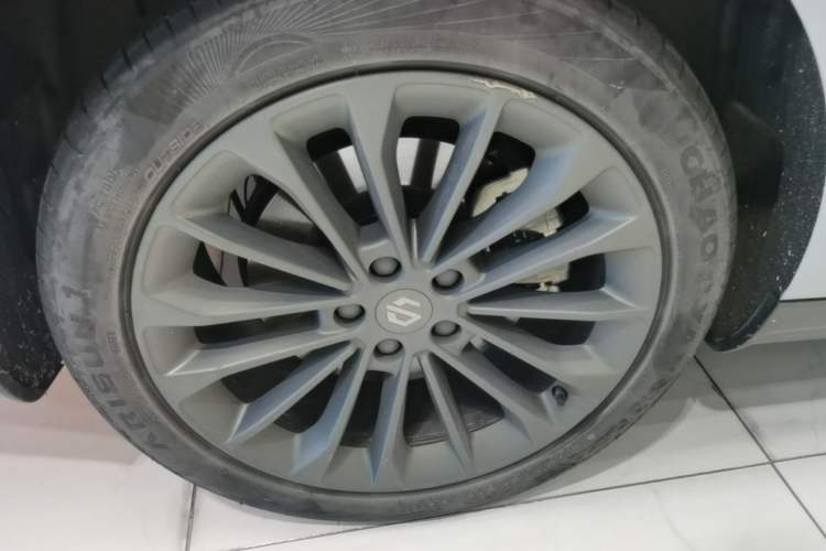 Used Leapmotor C01 2024 Pure Electric 525 Luxury Edition Right Rear Wheel Hub