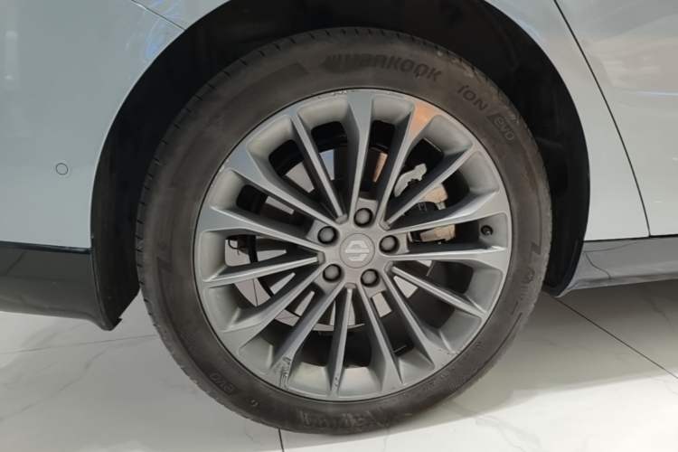 Used Leapmotor C01 2024 Pure Electric 525 Luxury Edition Right Rear Wheel Hub