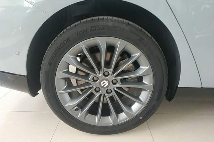 Used Leapmotor C01 2024 Range-Extended 316 Deluxe Edition Right Rear Wheel Hub