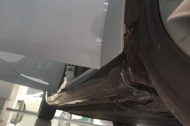 Used Leapmotor C01 2024 Pure Electric 525 Luxury Edition Right Side Sill
