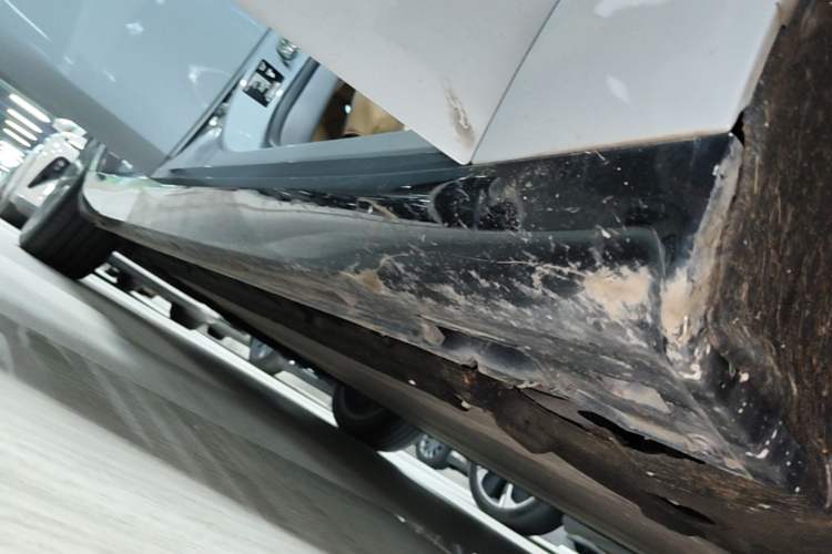 Used Leapmotor C01 2024 Pure Electric 525 Luxury Edition Right Side Sill