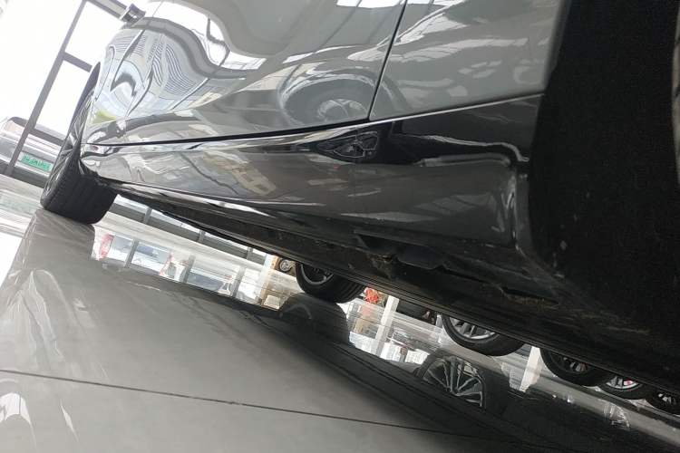 Used Leapmotor C01 2024 Pure Electric 525 Luxury Edition Right Side Sill