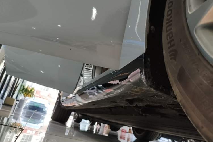 Used Leapmotor C01 2024 Pure Electric 525 Luxury Edition Right Side Sill