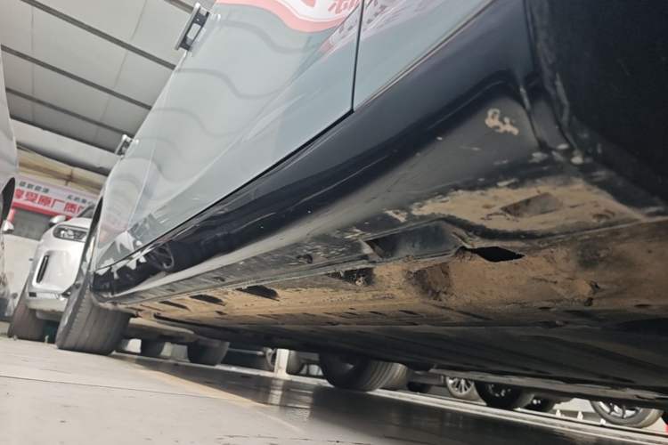 Used Leapmotor C01 2024 Range-Extended 316 Deluxe Edition Right Side Sill